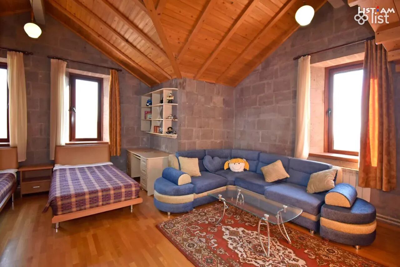 3 room apartment on