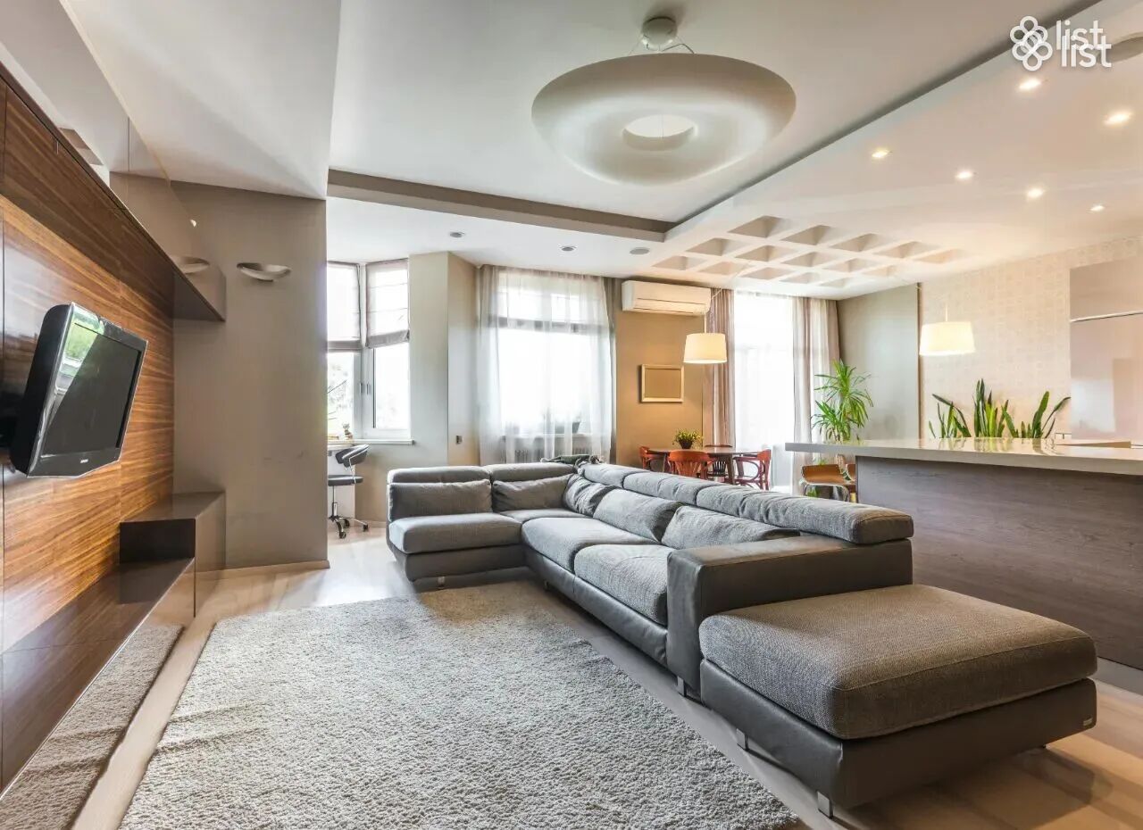 Spacious 7 room